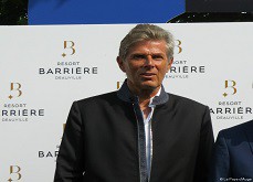 Barrière veut son club dans la capitale française