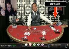 Affligeant ! Un croupier de blackjack triche en direct sur BetOnline