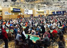 Des dizaines de milliers de personnes battent un record pour un tournoi de poker