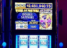 Elle lance un seul et unique spin et empoche 2,4$ millions de jackpot progressif