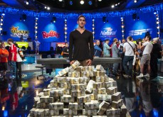 L'homme qui a gagné plus de 21$ millions grâce au poker en 2014