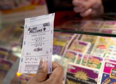 Il reverse ses gains de l'Euro Millions aux plus démunis