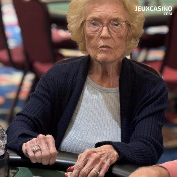A 88 ans, elle performe sur un tournoi de poker joué par hasard