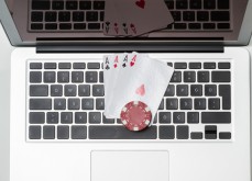 Inde - un homme arrêté pour avoir créé et vendu un logiciel de jeux d'argent en ligne