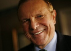 Ray Lesniak du New Jersey s'oppose clairement à Adelson et sa lutte anti-gambling en ligne