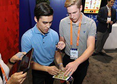Deux étudiants proposent l'une des premières Video Gaming Machines, entre le jeu vidéo et le jeu de casino