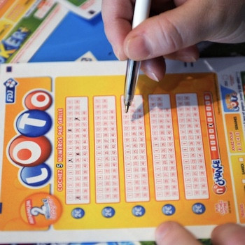 Ils jouent ensemble pour la première fois et raflent 8,5€ millions au loto !