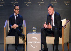 James Packer récupère 800$ millions en vendant une partie de ses parts de Melco-Crown