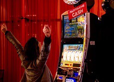 Jeux de casino : sons et lumières incitent les joueurs à prendre des risques