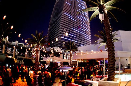 Tables de Blackjack dans une boite de nuit ?