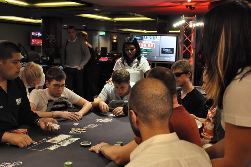 Jouer au casino tôt le matin est plus risqué